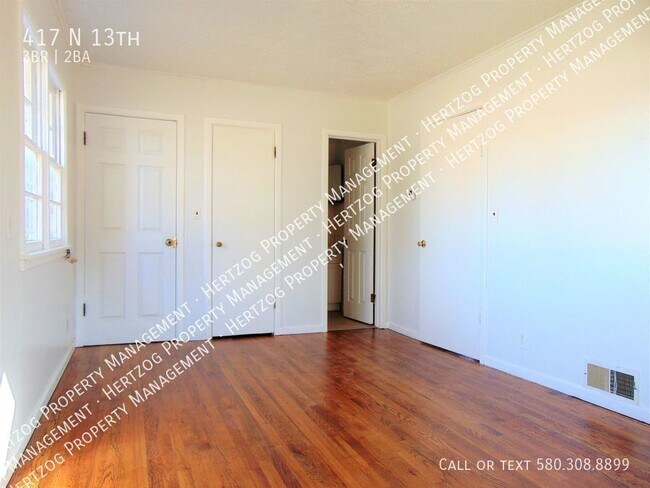 Building Photo - Newly Remodeled 3 Bed, 1.5 Bath Home in Qu...