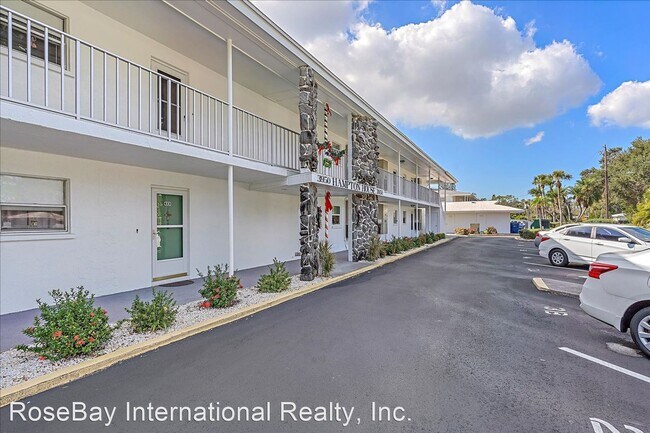 Building Photo - 1 br, 1 bath House - 3950 Roxane Blvd.  - ...