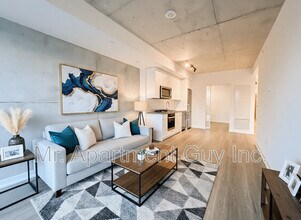 Building Photo - 195 McCaul St