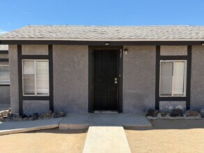 Building Photo - 527 W Wilson Ave