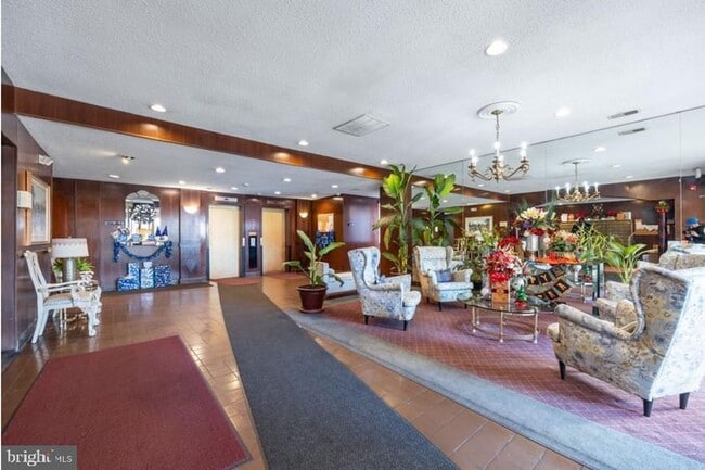 Foto del edificio - 6711 Park Heights Ave