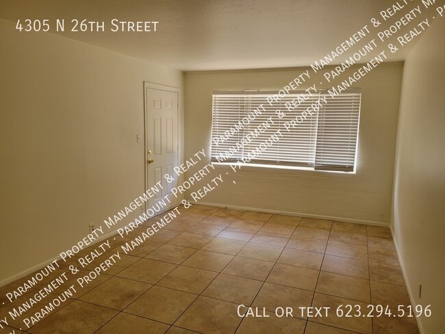 Building Photo - 2 Bed/1 Bath ready for immediate move in!