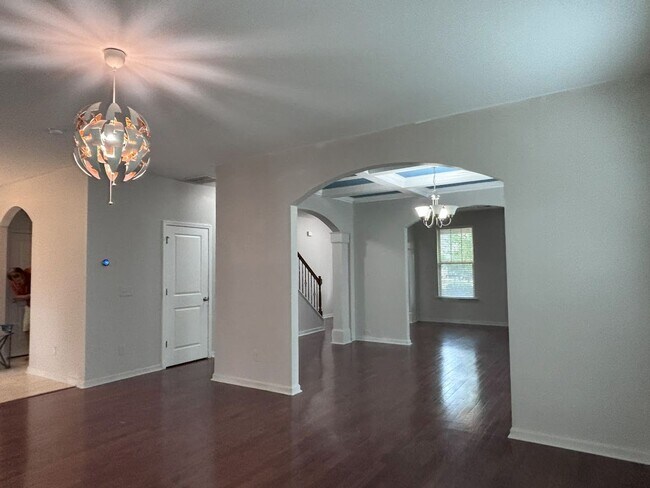 Building Photo - Magnificent Two Story Four Bedroom Home in Northeast Columbia!