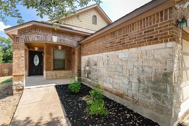 Building Photo - 8801 Edmundsbury Dr