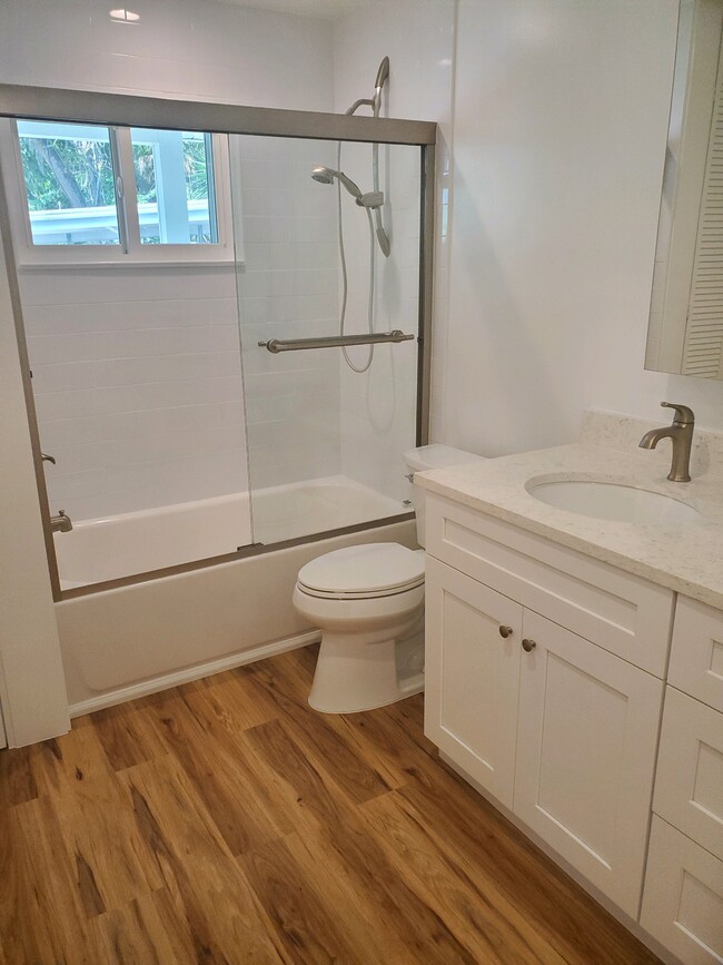 bathroom - 1703 Bay Rd