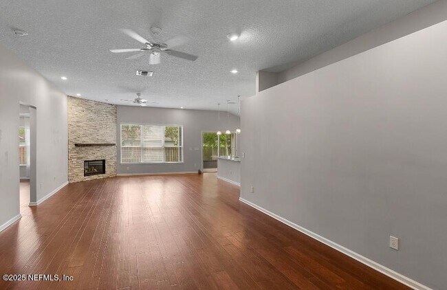 Building Photo - 1520 Summerdown Way