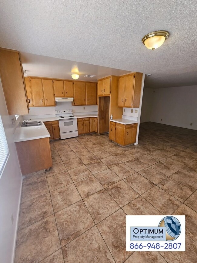 Foto del edificio - 15740 Serrano Rd