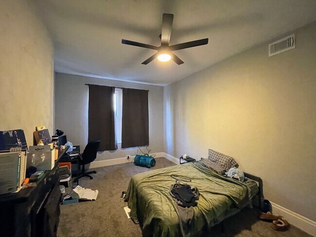 Foto del edificio - 3227 Dawson St