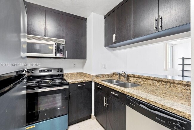 Building Photo - 850 N Miami Ave