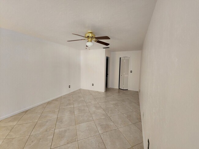 Foto del edificio - MOVE IN SPECIAL 33% OFF FIRST MONTH RENT! ...