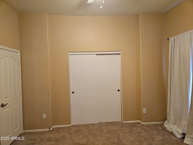 Foto del edificio - 14529 N 87th Dr