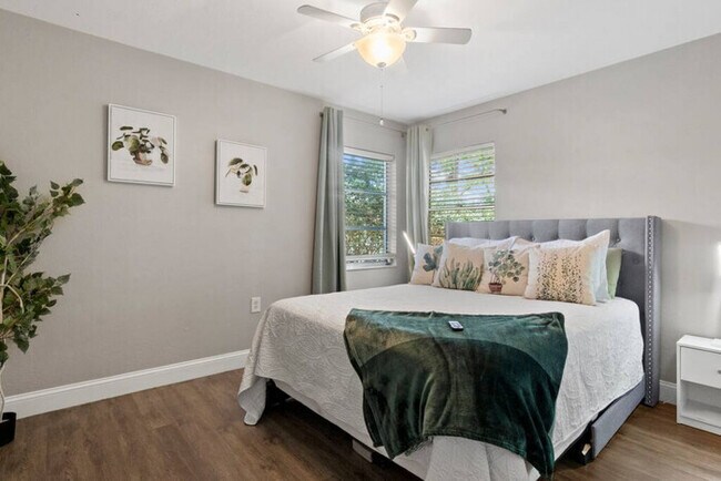 Building Photo - Renovated Work & Pet Friendly Home | Near ...