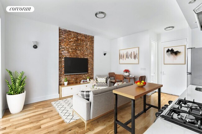 Building Photo - 733 DeKalb Ave