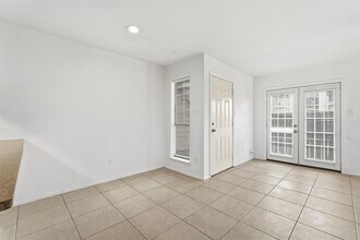 Building Photo - 10501 South Dr