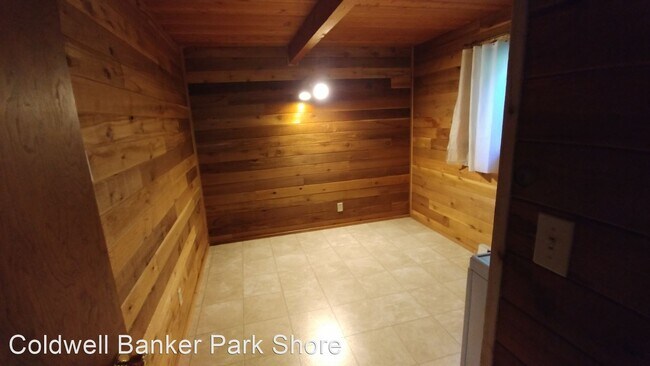 Foto del edificio - 1 br, 1 bath House - 19716 Stavis Bay Rd NW
