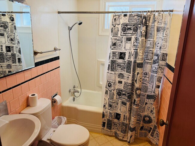 Foto del edificio - Furnished One Bedroom Near Hospitals