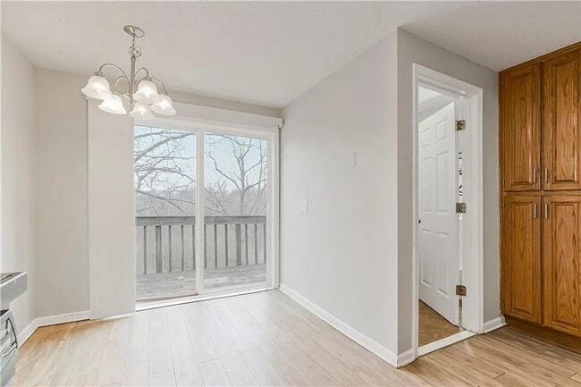 Building Photo - 3 Bedroom 2 Bath Raytown Home Available Ea...