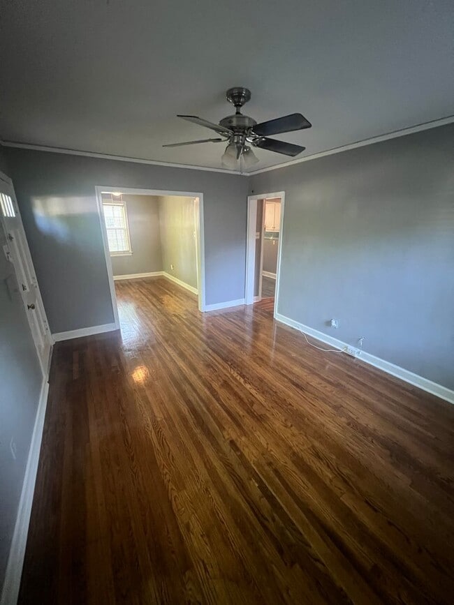 Building Photo - 3 bed, 1 bath near the University of Memphis