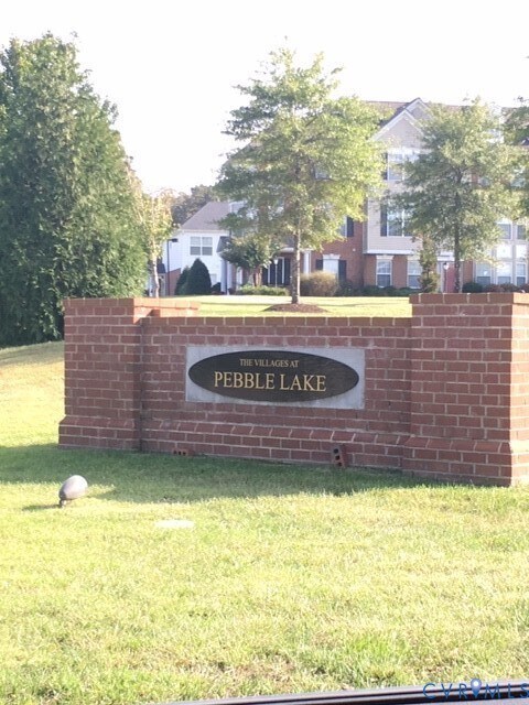 Foto del edificio - 7474 Pebble Lake Dr