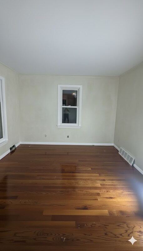 Foto del edificio - 15917 Corkhill Rd