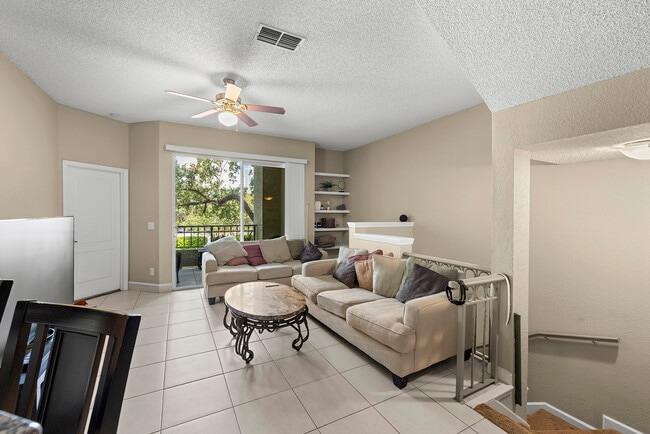 Building Photo - 705 Mainsail Dr