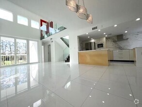 Building Photo - 4648 NW 97th Pl