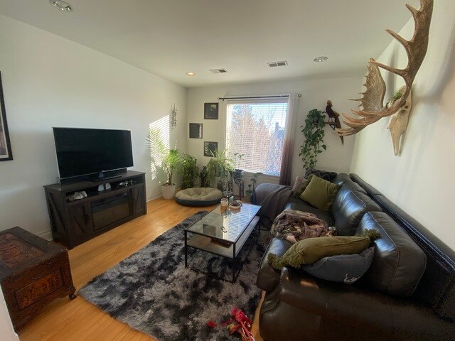 Building Photo - 3580 W Belden Ave