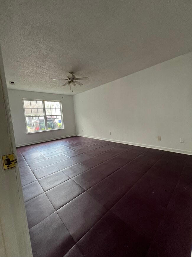Foto del edificio - 3045 Holly Brook Cir NE