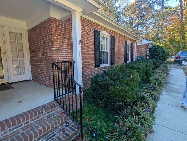 Foto del edificio - 8913 Oneal Rd