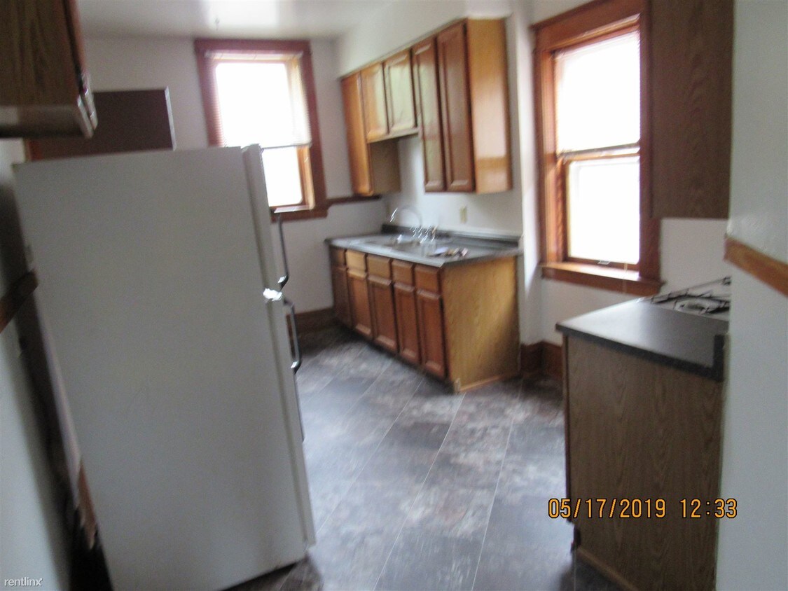 Building Photo - 1103 N Burdick St