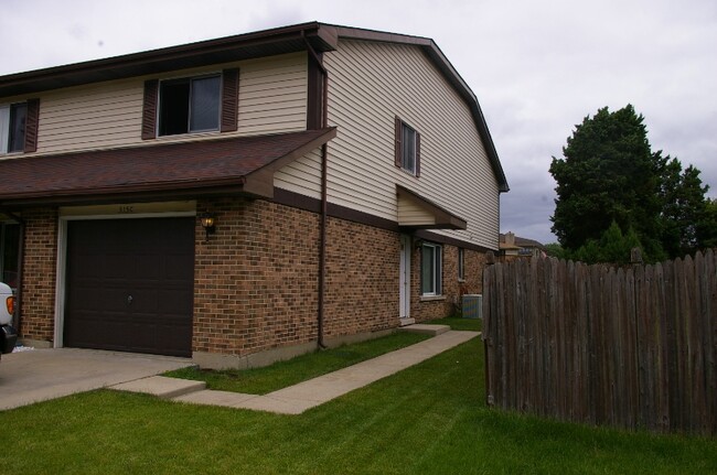 Building Photo - 315 Creekside Dr