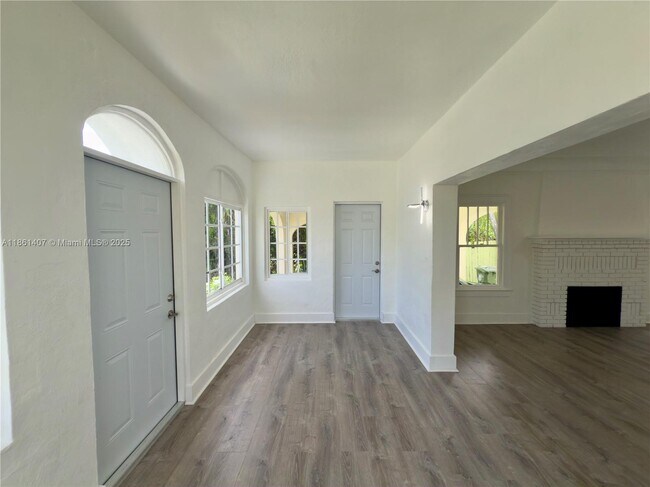 Building Photo - 651 NW 47th Terrace