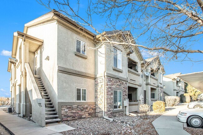Foto del edificio - 2 bedroom condo in gated community