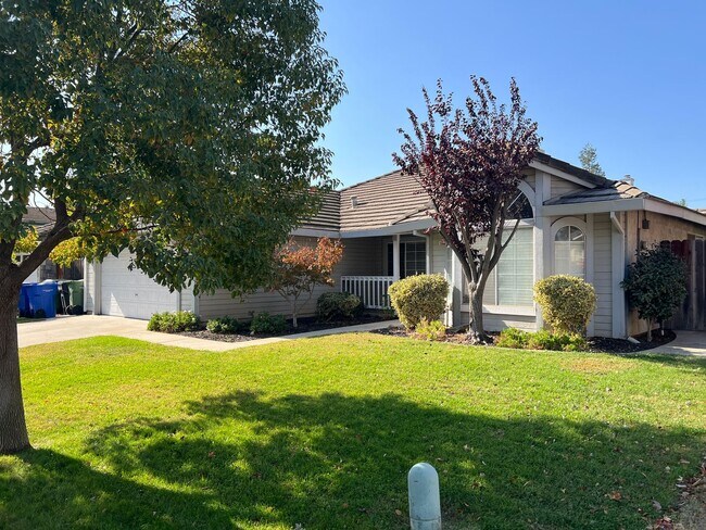 Foto del edificio - 4-bedroom single story home in Turlock!