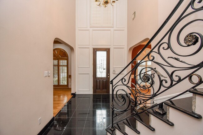 Foto del edificio - 3015 Bonnebridge Way Blvd