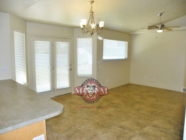 Foto del edificio - 3 Bed 2 Bath Home in a Quiet Herriman Neighborhood.