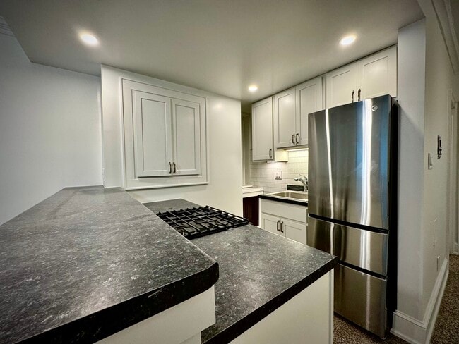 Building Photo - Marshall Hall Apartments