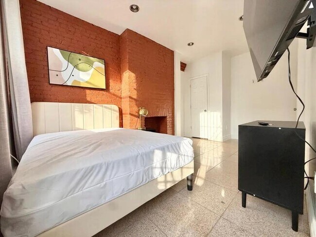 Foto del edificio - Nice room in a good neighborhood