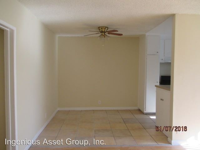 Building Photo - 8805 Orion Ave