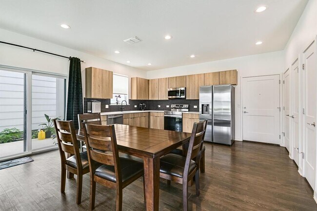 Foto del edificio - 7601 Cooper Ln