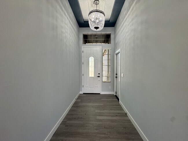 Building Photo - BEAUTIFUL 4 BEDROOM 2 BATHROOM HOME IN PHO...