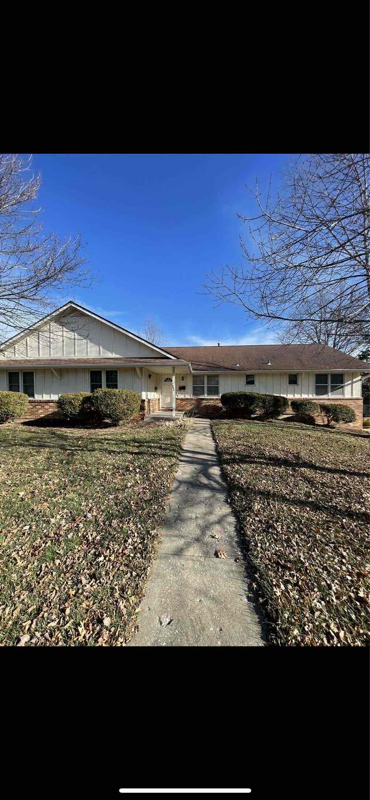 Primary Photo - 908 S Fairview Rd
