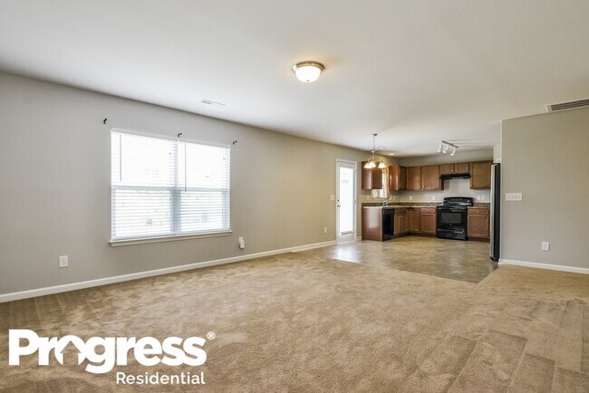 4745 Queen Pierrette St - 4