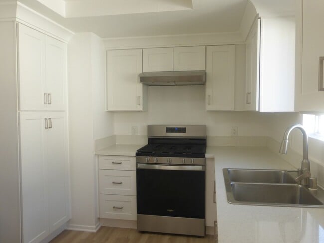 Foto del edificio - 673 W 20th St