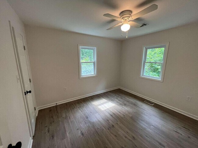 Foto del edificio - 2333 Carver Dr NW