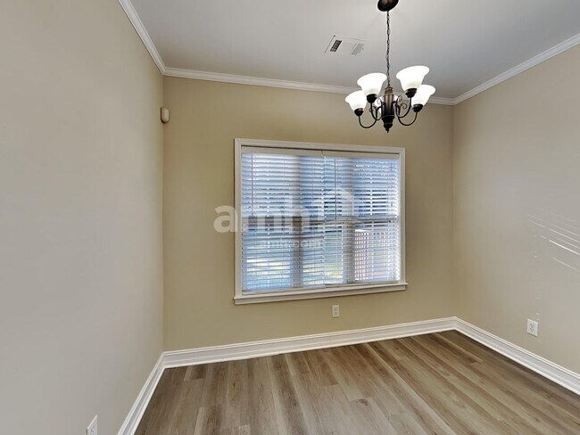 Foto del edificio - 153 Brookhaven Ln