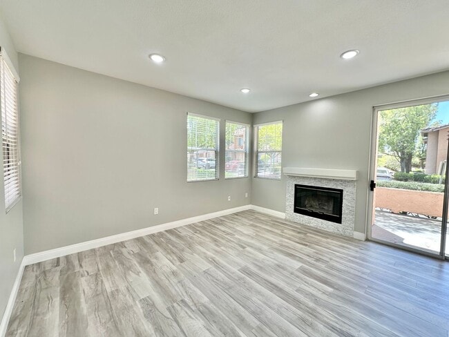 Building Photo - Dream Designer Home in the Beautiful Vista...