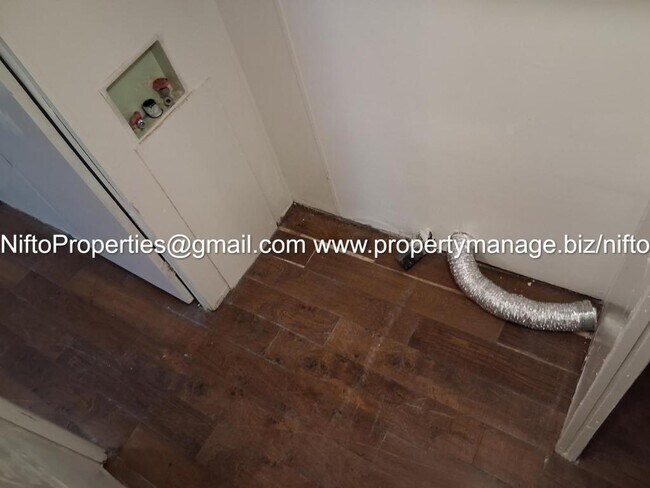 Building Photo - 5588 Aenon Ln