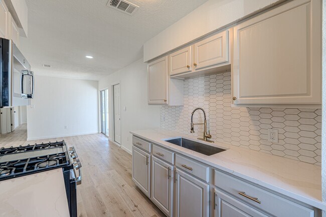 Building Photo - 3538 Cork Dr