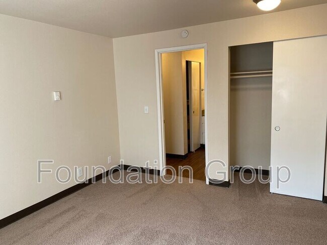 Building Photo - 321 10th Ave